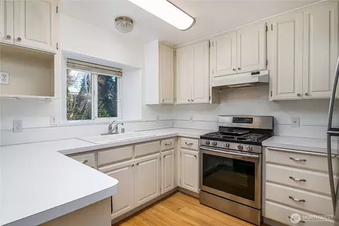 Kitchen - 7713 Lower Ridge Rd, Everett, WA 98203 photo 2 of 3