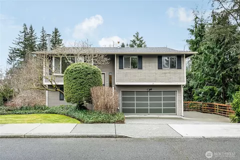 7713 Lower Ridge Rd, Everett, WA 98203