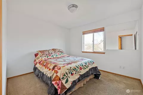 Bedroom - 113 Williams Blvd NE, Orting, WA 98360 photo 5 of 8