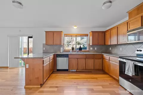 Kitchen - 113 Williams Blvd NE, Orting, WA 98360 photo 1 of 2