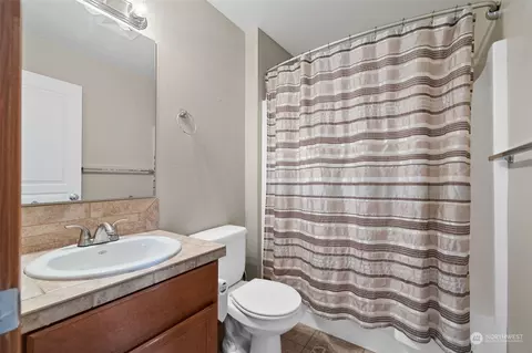 Bath - 113 Williams Blvd NE, Orting, WA 98360 photo 2 of 4
