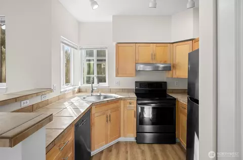 Kitchen - 3906 243rd Pl SE #P-201, Bothell, WA 98021 photo 2 of 4