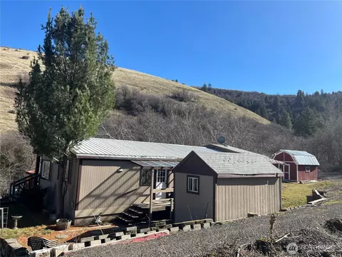 241 Tracy Rd, Waitsburg, WA 99361