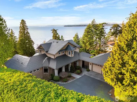 8893 Semiahmoo Dr, Blaine, WA 98230