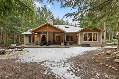 167 Parker Woods Ln, Coupeville, WA 98239