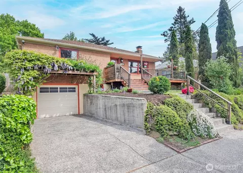 8538 Latona Ave NE, Seattle, WA 98115