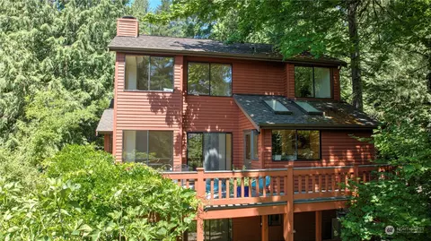 18210 W Spring Lake Dr SE, Renton, WA 98058