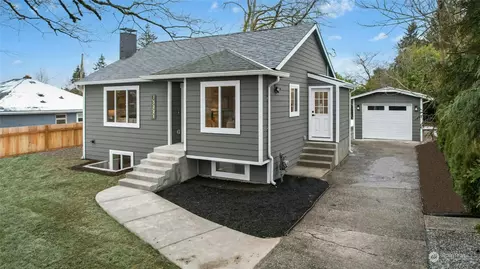 15221 8th Ave NE, Shoreline, WA 98155