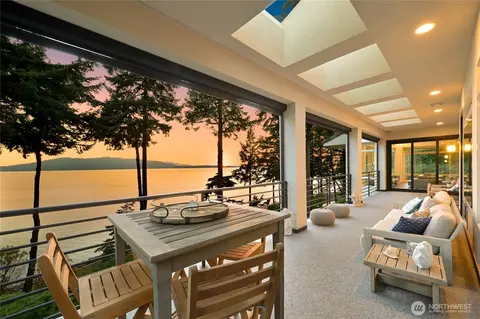 736 Fieldston Rd, Bellingham, WA 98225