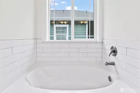 Bath - 80 E Compass Ln, Allyn, WA 98524 photo 5 of 7