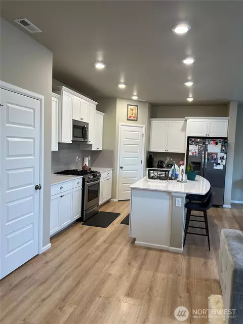 Kitchen - 935 Bryant Rd, Sultan, WA 98294 photo 2 of 3