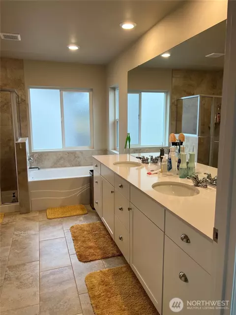 Bath - 935 Bryant Rd, Sultan, WA 98294 photo 1 of 2