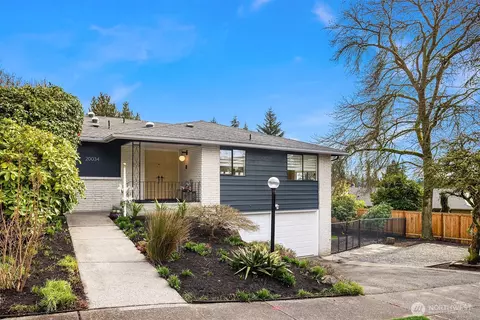 Exterior - 20034 106th Ave NE, Bothell, WA 98011 photo 11 of 11