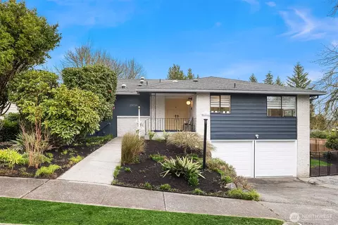 20034 106th Ave NE, Bothell, WA 98011