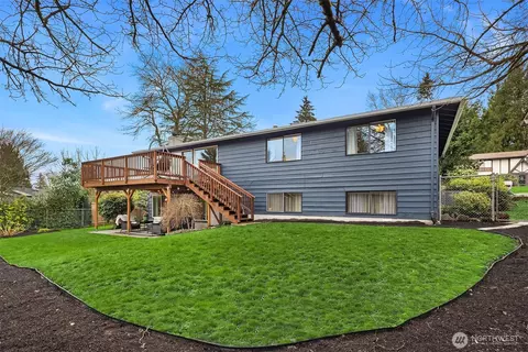Exterior - 20034 106th Ave NE, Bothell, WA 98011 photo 8 of 11