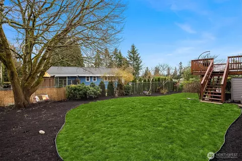 Exterior - 20034 106th Ave NE, Bothell, WA 98011 photo 9 of 11