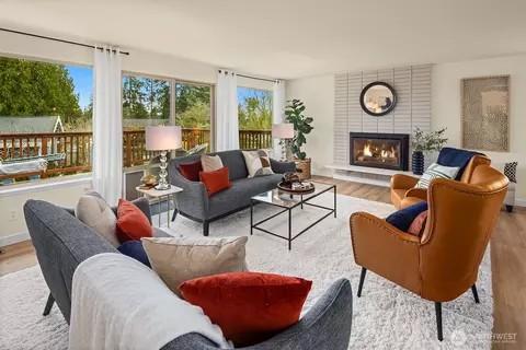Living - 20034 106th Ave NE, Bothell, WA 98011 photo 1 of 6