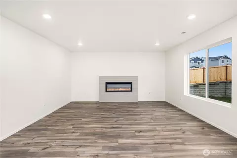 Living - 285 Wind River Dr, Chehalis, WA 98532 photo 4 of 5