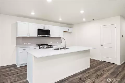 Kitchen - 285 Wind River Dr, Chehalis, WA 98532 photo 1 of 3