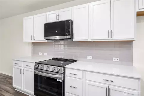 Kitchen - 285 Wind River Dr, Chehalis, WA 98532 photo 3 of 3