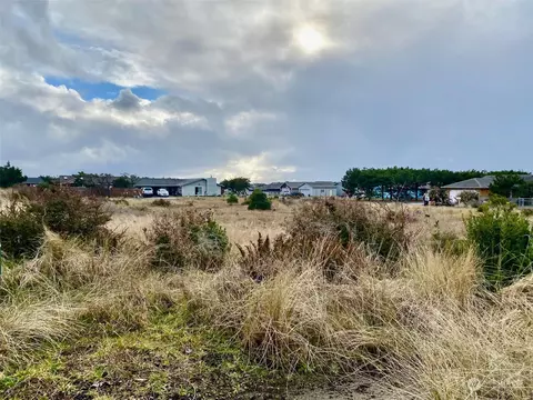 802 347th Pl, Ocean Park, WA 98640