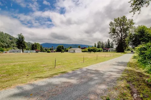 12175 Beths Ln, Sedro Woolley, WA 98284