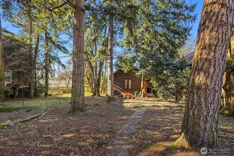 6833 27th Ave NE, Seattle, WA 98115