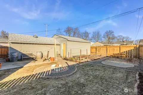 Exterior - 1117 S 3rd Ave, Walla Walla, WA 99362 photo 2 of 4