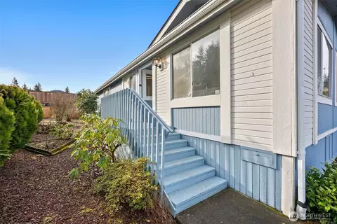 1560 Sunrise Ave, Enumclaw, WA 98022 photo 2