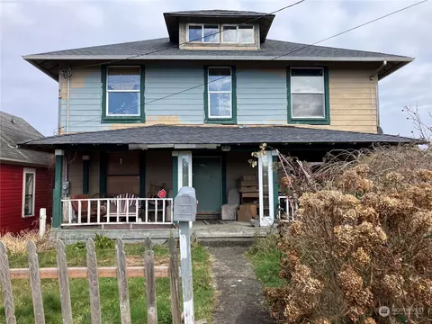 215 K St, Hoquiam, WA 98550