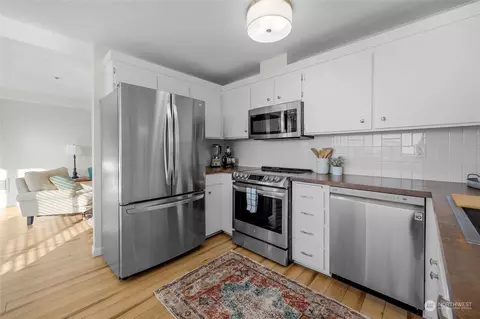 Kitchen - 2619 Rucker Ave #7, Everett, WA 98201 photo 2 of 2