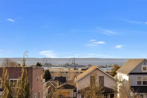 View/Area - 2619 Rucker Ave #7, Everett, WA 98201 photo 2 of 3