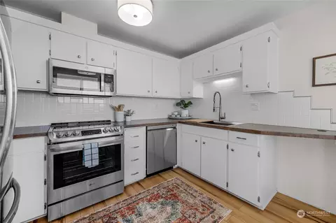 Kitchen - 2619 Rucker Ave #7, Everett, WA 98201 photo 1 of 2