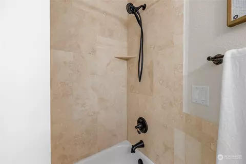 Bath - 2619 Rucker Ave #7, Everett, WA 98201 photo 4 of 4