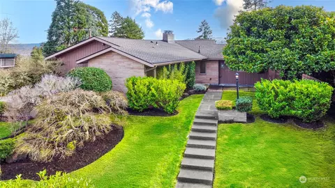 4022 93rd Ave SE, Mercer Island, WA 98040
