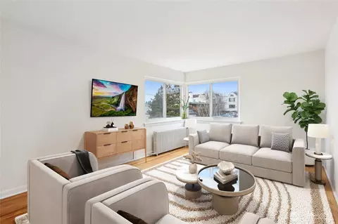 4407 SW Alaska St #205, Seattle, WA 98116