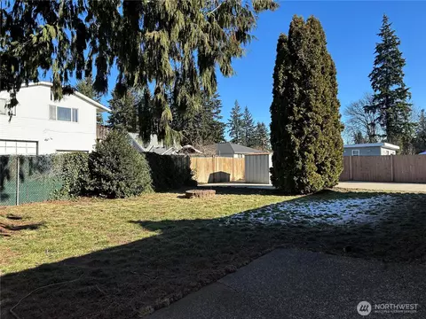 Exterior - 2225 Jackson Ave, Everett, WA 98203 photo 4 of 4