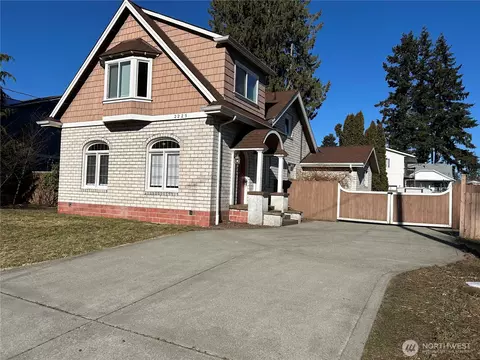 2225 Jackson Ave, Everett, WA 98203