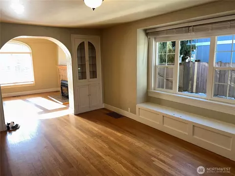 Living - 2225 Jackson Ave, Everett, WA 98203 photo 4 of 5