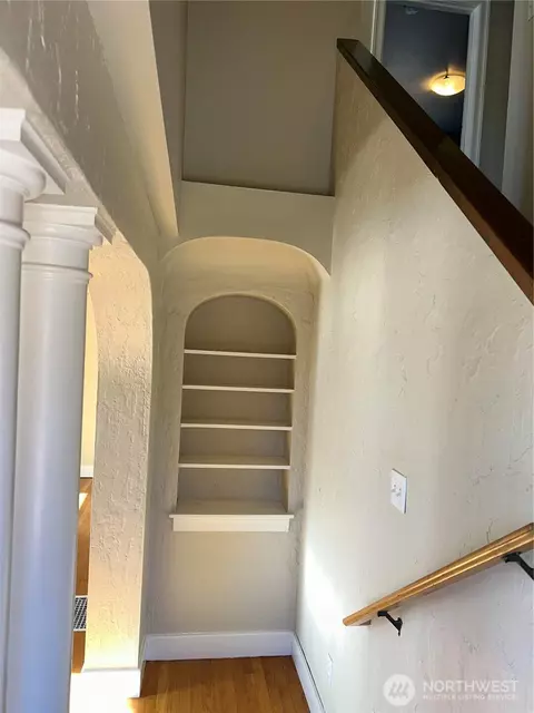 Entry Way - 2225 Jackson Ave, Everett, WA 98203 photo 3 of 3