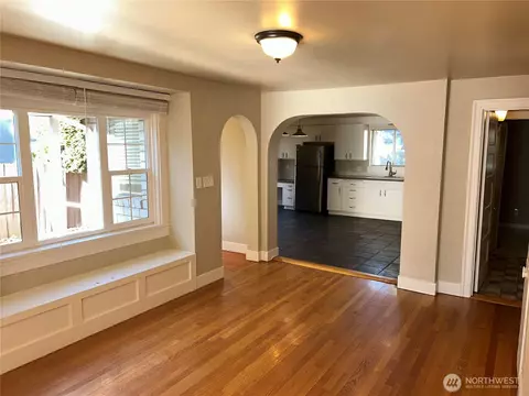 Living - 2225 Jackson Ave, Everett, WA 98203 photo 3 of 5