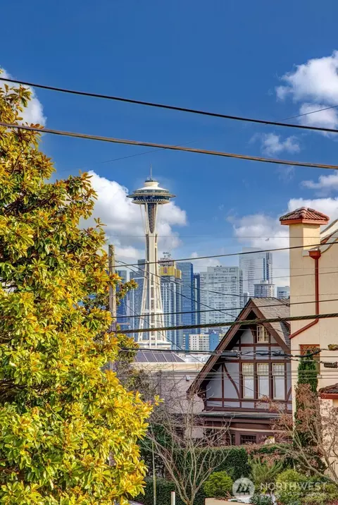 500 W Olympic Pl #101, Seattle, WA 98119