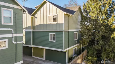 2854 SW Dakota St #A, Seattle, WA 98126