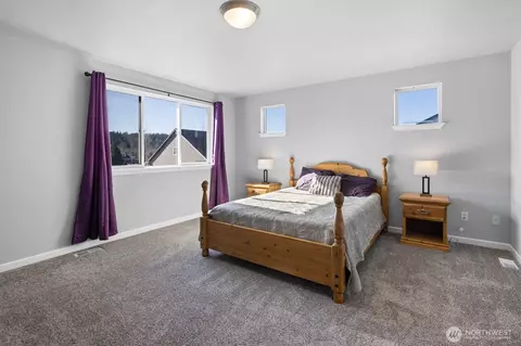 Bedroom - 302 Phoenix Ave SW, Orting, WA 98360 photo 1 of 5