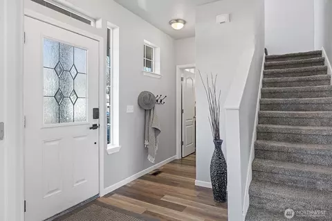 Entry Way - 302 Phoenix Ave SW, Orting, WA 98360 photo 2 of 3