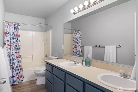 Bath - 302 Phoenix Ave SW, Orting, WA 98360 photo 5 of 5