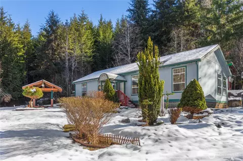110 W Puyallup Dr, Elma, WA 98541
