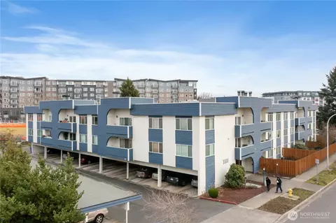 1100 Harrington Ave NE #309, Renton, WA 98056