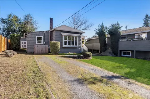 8326 Seward Park Ave S, Seattle, WA 98118