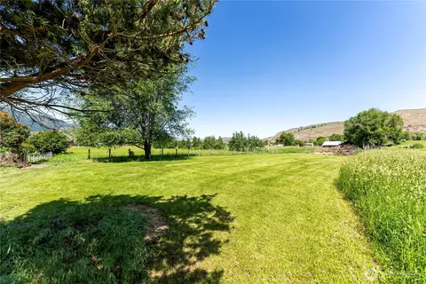 Exterior - 2992 State Route 153 Hwy, Twisp, WA 98856 photo 4 of 4